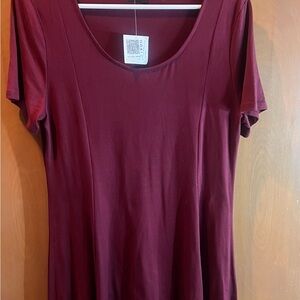 Elegant Burgundy Midi Dress